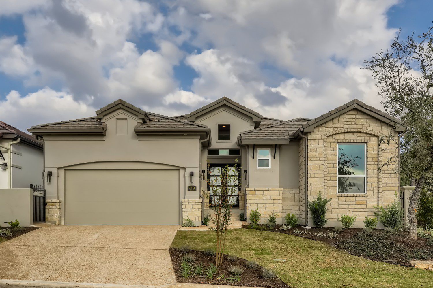 7134 Bluff Run 7134 Bluff Run